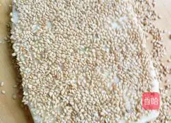 Illustration of how to make scallion pancakes 14