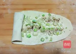 Illustration of how to make crispy green onion cake 6