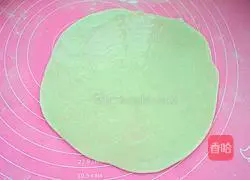 Illustration of how to make scallion pancakes 7