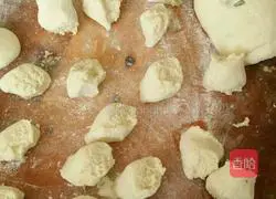 Illustration of how to make yam pancakes 6