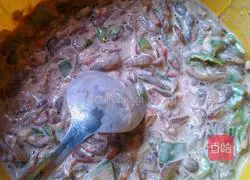 Illustration of how to make crispy shrimp cakes 2