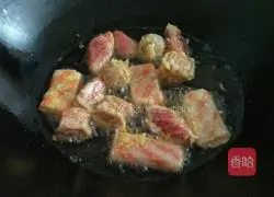 Illustration of how to make fried fish balls with small cakes 6