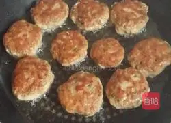 Illustration of how to make pan-fried meatloaf 3