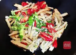 Illustration of how to make vegetarian fried noodles 3