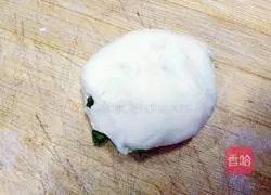 Illustration of how to make scallion pancakes 14