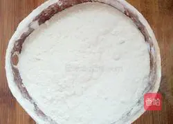 Illustration of how to make shredded potato and egg pancakes 5