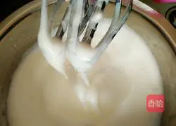 Illustration of how to make six-inch heart-shaped chiffon cake 8