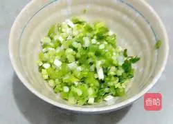 Illustration of how to make confinement hand cakes 3