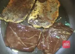 Illustration of how to make fried rice cake with eggs 6