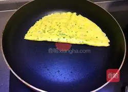 Illustration of how to make green onion and egg pancakes 8