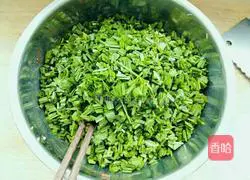 Beef and Chive Pie Recipe Illustration 4