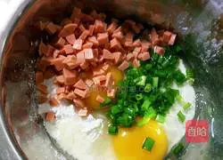 Illustration of how to make ham and egg pancakes 3