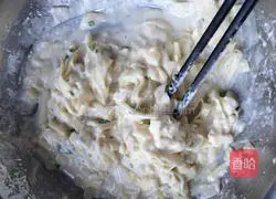 Illustration of how to make carrot and potato pancakes 6