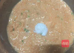 Illustration of how to make carrot and egg pancakes 6