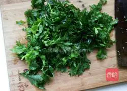 Celery Leaf Egg Pancake Recipe Illustration 2