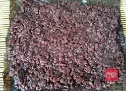 Illustration of how to make black rice sushi 3