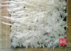 Illustration of how to make cured cheese sushi 2