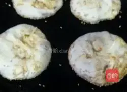 Illustration of how to make meat-shaobing cakes 8