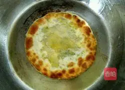 Illustration of how to make leek, egg and dried rice pie 19