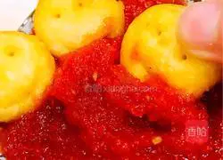 Detailed explanation of crispy and delicious smiling potato pancakes, with illustrations of how to make tomato sauce 6