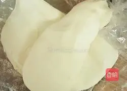 Illustration of how to make corn and egg pancakes 1