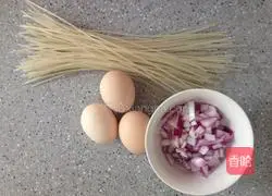 Onion rice noodle egg pancake recipe 1