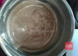 Illustration of how to make non-defoaming cocoa sponge cake 8