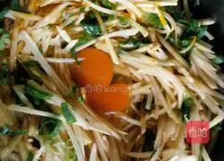 Illustration of how to make potato cakes 2