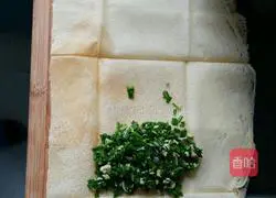 Illustration of how to make pancakes, chives and egg boxes 9