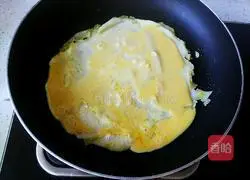 Illustration of how to make egg pancakes 6