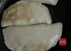 Illustration of how to make chive pancakes 12