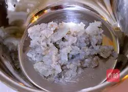 Illustration of how to make shrimp tofu cake 3