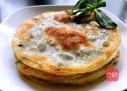 Illustration of how to make dumpling skin scallion pancakes 13