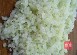 Illustration of how to make cabbage and egg patties 4
