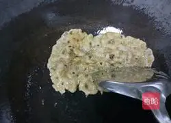 Illustration of how to make fish and scallion pancakes 2