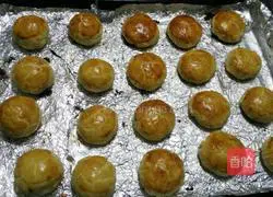 Illustration of how to make crispy cakes 4