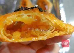 Illustration of how to make a bite of apple crisp 14