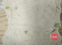 Illustration of how to make cream scallion pancake 5