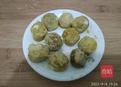 Illustration of how to make egg yolk cake 5