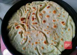 Illustration of making sauce pancake 18