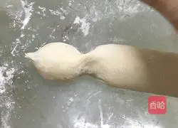 Illustration of how to make scallion pancakes 6