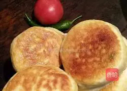 Illustration of how to make scallion dough cake 12