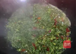 Illustration of how to make Chinese toon sprout egg cake 7