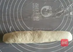 Illustration of how to make scallion pancakes 3