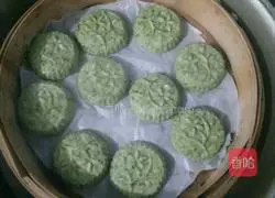 Illustration of how to make original mugwort cake 10