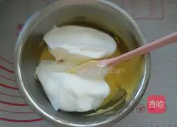 Illustration of how to make original hot noodle chiffon cake 7