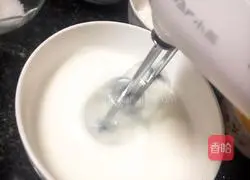 Illustration of making electric baking pan cake 6