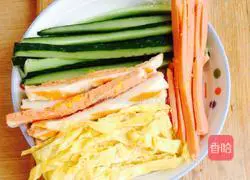 Illustration of how to make colorful sushi 4