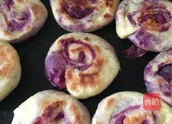 Illustration of Homemade Pumpkin and Purple Sweet Potato Cake 7