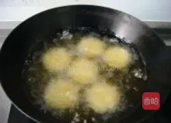 Illustration of how to make croquettes 10